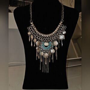 Statement necklace